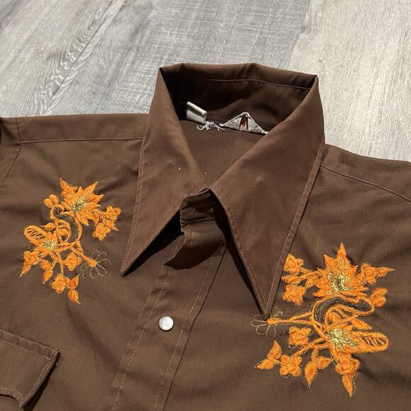VTG Permanent Press 60s/70s Brown Embroidered Pearl Snap Western Poly Shirt - Picture 2 of 4
